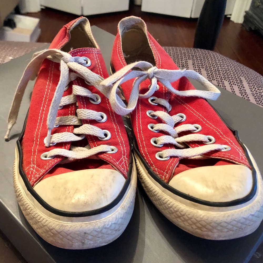 Distressed Converse in Red